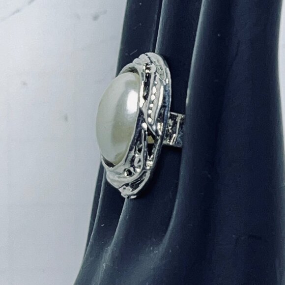Silver Tone & Faux Pearl Statement Adjustable Ring (R431) - Picture 4 of 7